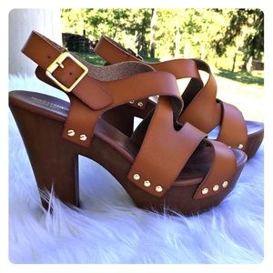 NWOT Mossimo Brown Playforms